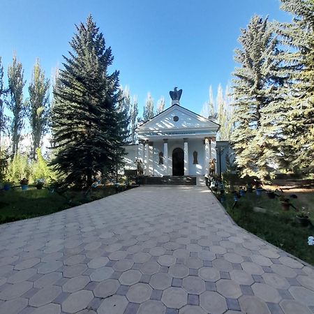 Waterfall In The Yard Karakol Exterior foto